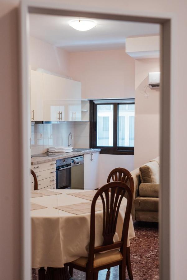 Luxury Apartment In Plaka - Acropolis Athen Eksteriør billede